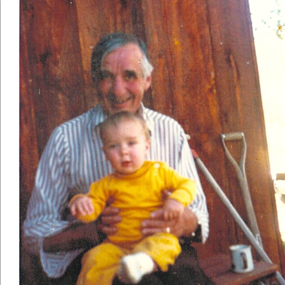 Meet your Posher, Gretchen - Picture 1 of 8